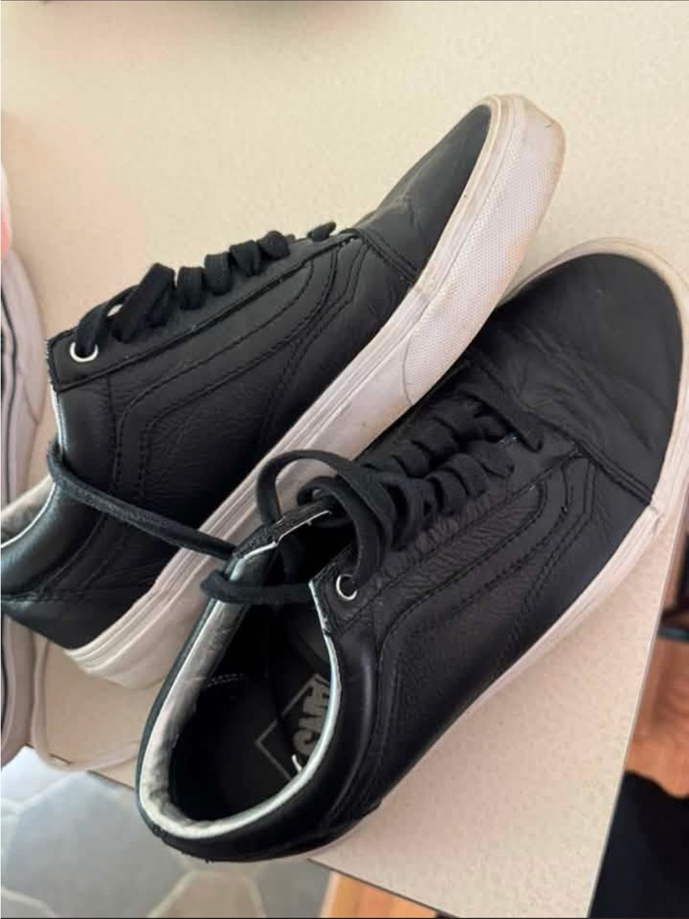 Vans Black Low-Top Women's Lace-Up Sneakers
